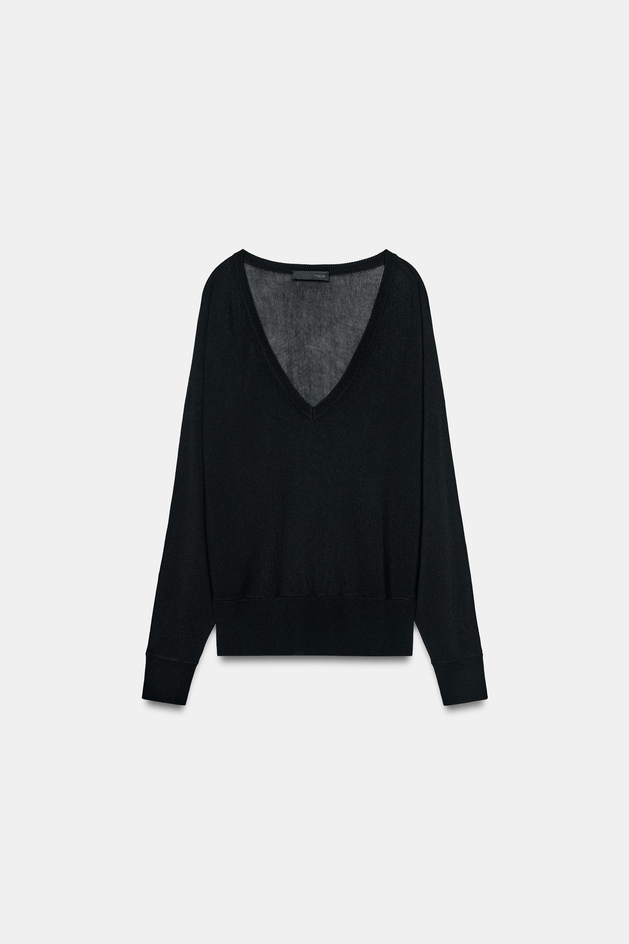 PULL EN MAILLE AVEC COL V